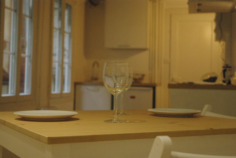 Food & Drinks, Dijon Standing Historic City Apartment, Côte-d'Or
