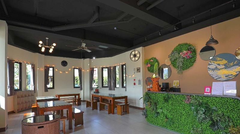Food & Drinks, Green Castle, Nantou
