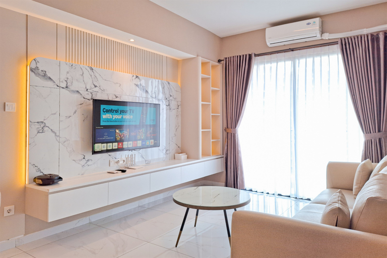 Living Room 5, Nice Designed and Comfortable 3BR Apartment Sky House BSD By Travelio, Tangerang Selatan