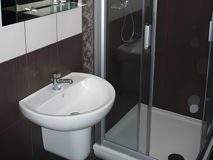 Bathroom 2, Hotel Branc, Senica