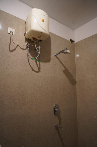 Bathroom 4, Hotel Aroma, Kaushambi