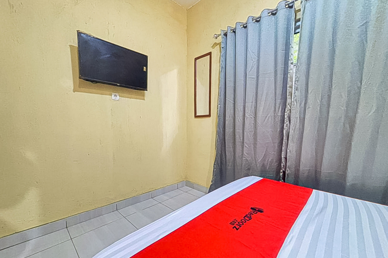 Bedroom 3, RedDoorz near RS Hermina Tangerang, Tangerang