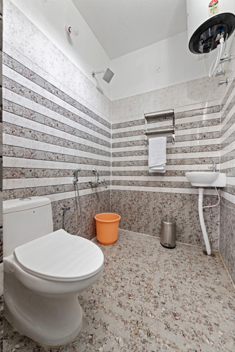 Bathroom 4, BVK Mount Home, The Nilgiris