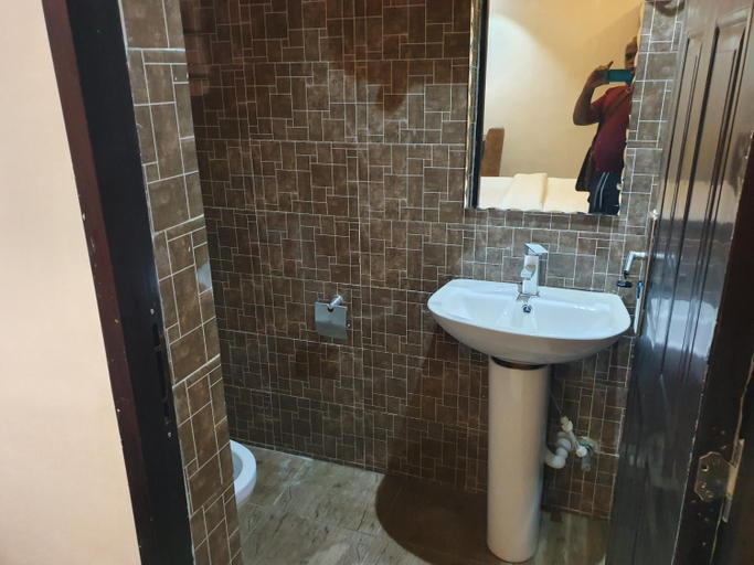 Bathroom 3, Choice Luxe Lagos, Kosofe