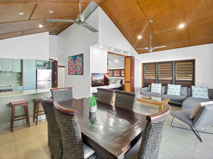 Food & Drinks, Pure Magnetic Villa 9, Magnetic Island