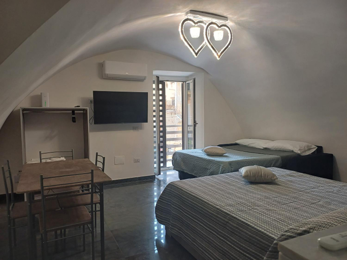 Others 4, Casa Vacanza Annamaria, Napoli