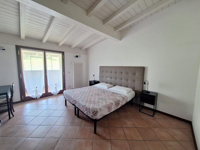 Others 3, Bed & Breakfast Torrechiara, Parma