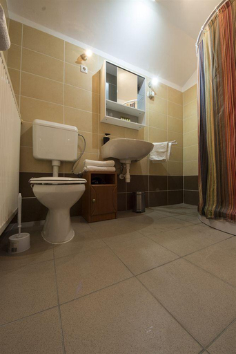 Bathroom 3, Butterfly Home B and B, Budapesti
