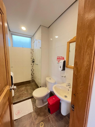 Bathroom 3, Hotel Portal Central, Medellín
