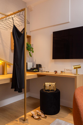 Others 5, Golden Gate Deluxe Room - Unique UNESCO Location, Split
