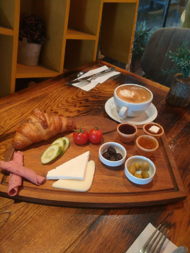 Food & Drinks 5, Edrin Otel, Merkez