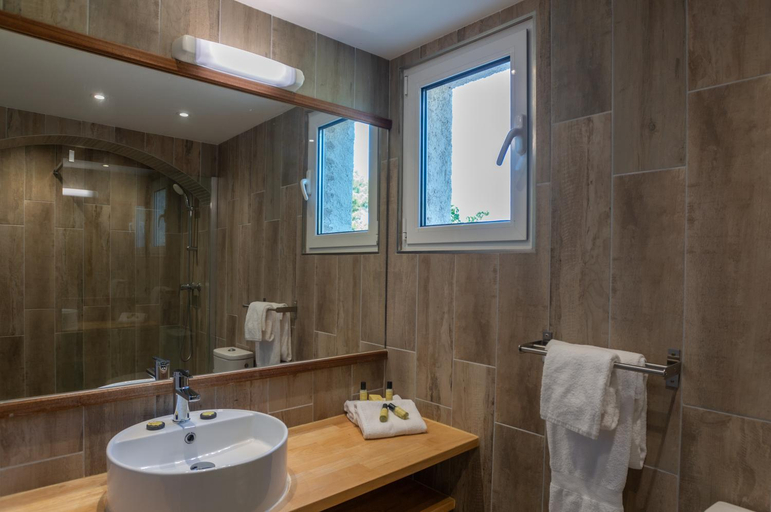 Bathroom 2, Residence Domaine De Caranella, Corse-du-Sud