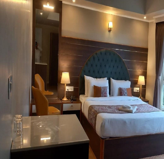 Others 2, Cliffton Royals (by Cazareh Hotels), Darjiling