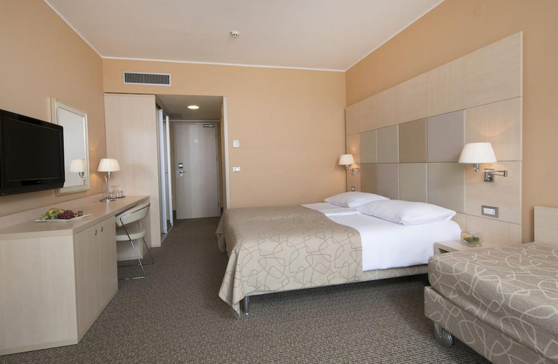 Bedroom 3, Hotel Mirta - San Simon Resort, Izola