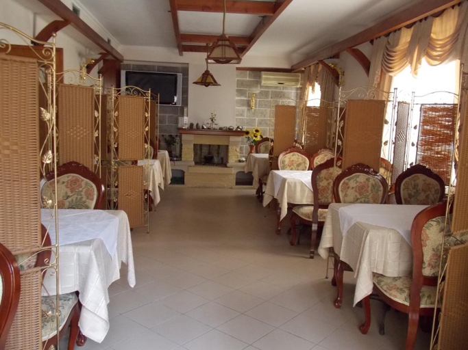 Food & Drinks, Vila Alizee Hotel, Tirana