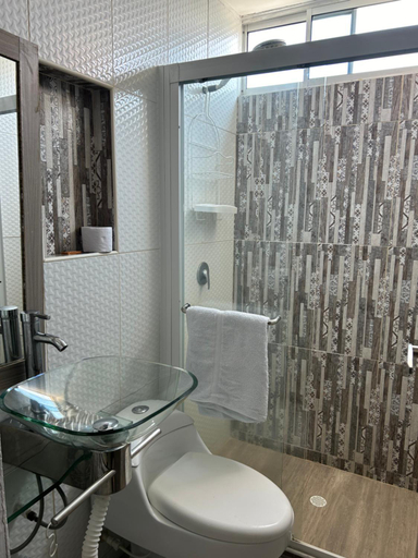 Bathroom 4, Hotel Sun Suite, Barranquilla