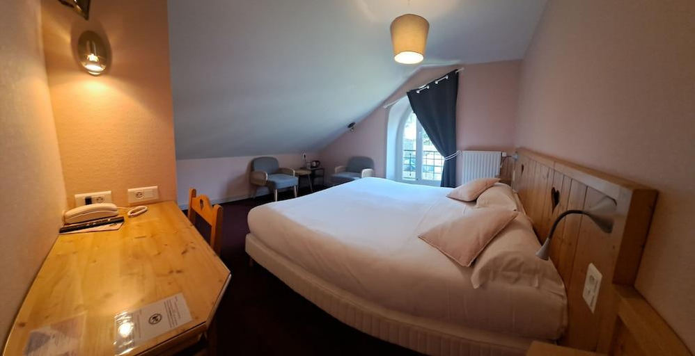 Bedroom 2, Alti'Pic Hotel, Puy-de-Dôme