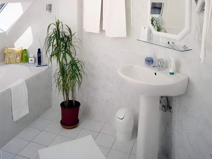 Bathroom 4, Auberge Des Trois Chv¢teaux, Haut-Rhin