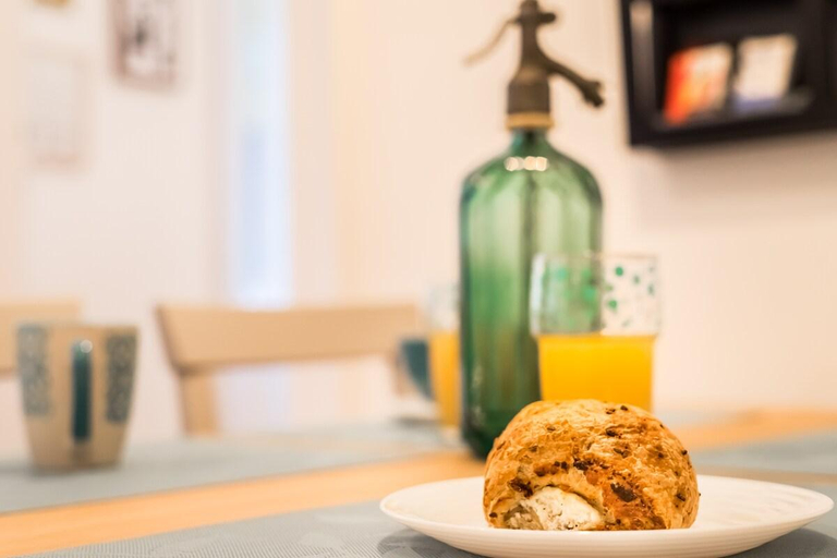 Food & Drinks 5, St. Stephen Boulevard Apartment next to Danube, Budapesti