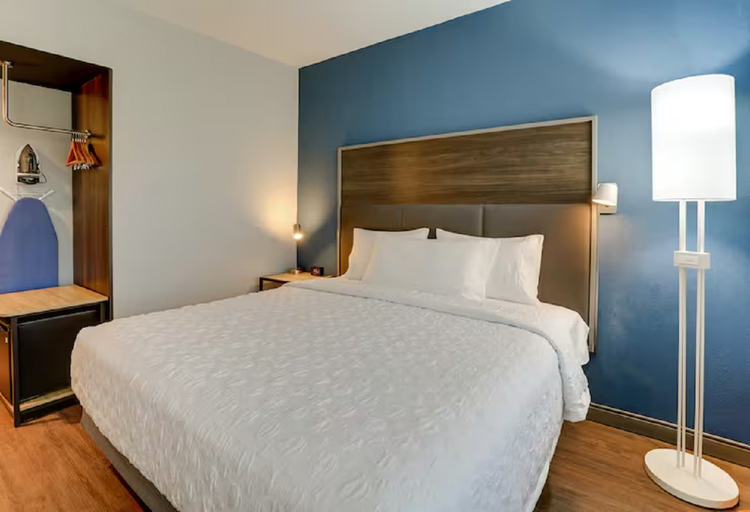 Bedroom 3, Tru By Hilton Leland Wilmington, Brunswick
