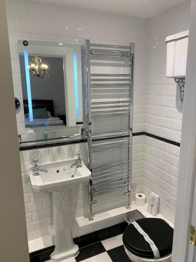 Bathroom 3, Pilgrims Hotel, Kent