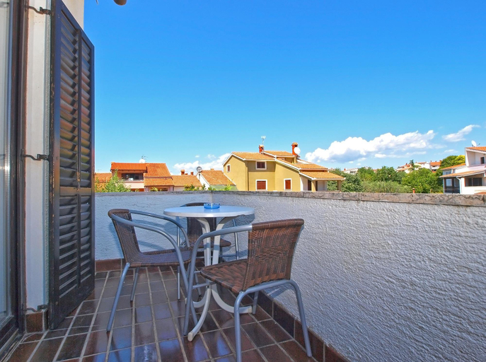 Others 5, Apartment 727, Pula