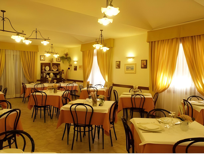 Restaurant 5, Ambra, Lucca