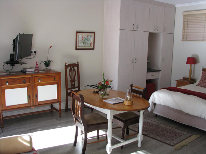 Others 3, Kaiser's B&B, Cacadu