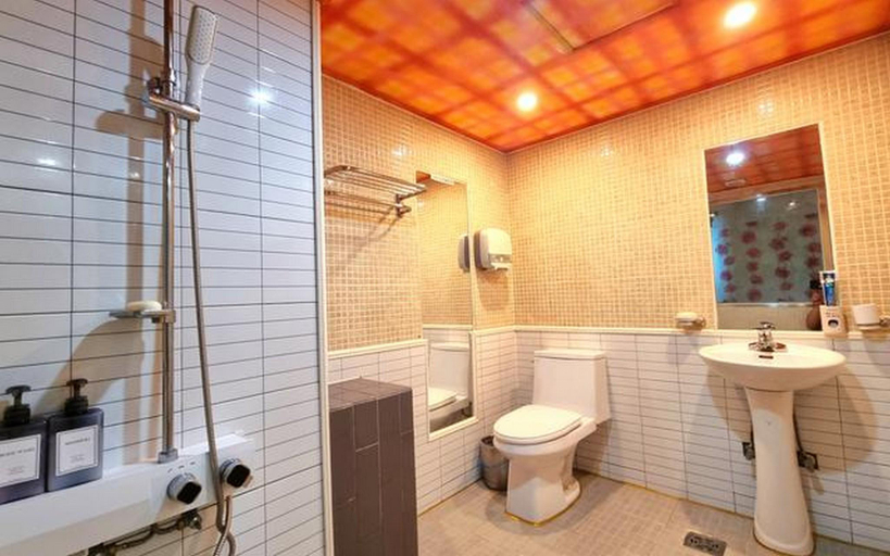 Bathroom 4, Ulsan Ilsan Tyrol , Dong