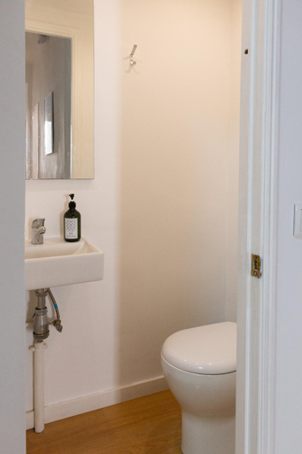Bathroom 3, Santos Stay by Madrabica, Lisbon