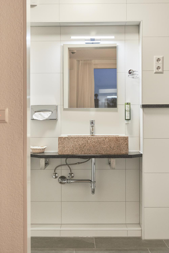 Bathroom 4, Insel-Hotel-Lindau, Lindau (Bodensee)