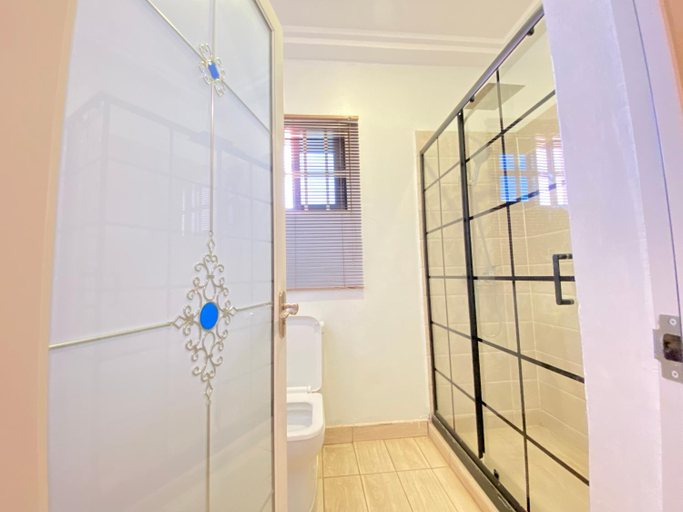 Bathroom, Furnished 2 Bedroom Terraced Duplex by Cerebellum&, Tema