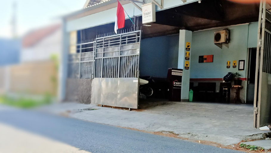 Others 5, D'Kost Ketintang, Surabaya