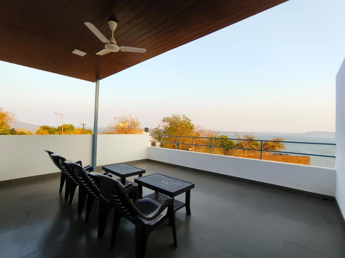 Others 3, Beach Villa, Ratnagiri