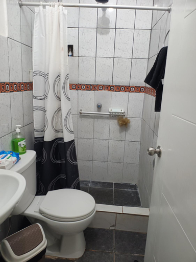 Bathroom, Departamento Casa Gaston, Leoncio Prado
