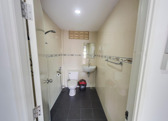 Bathroom 2, The Travelers Friend, Ko Lanta