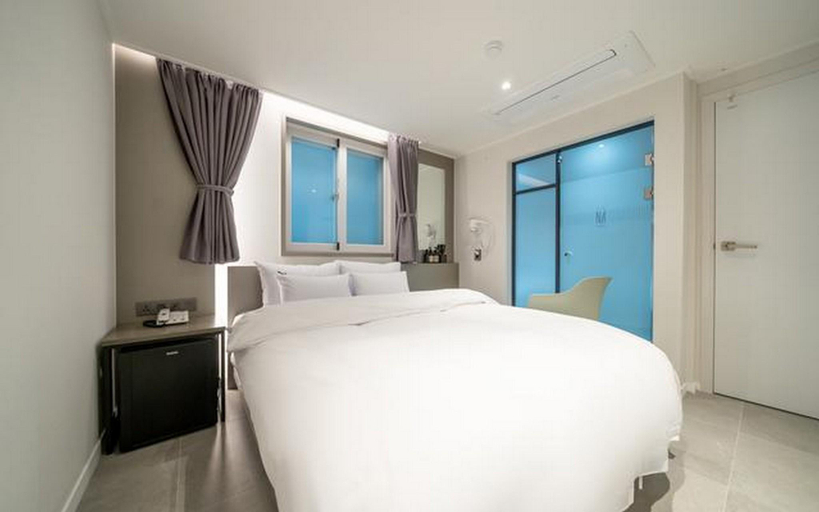 Bedroom 2, Shinchon Narang, Seodaemun