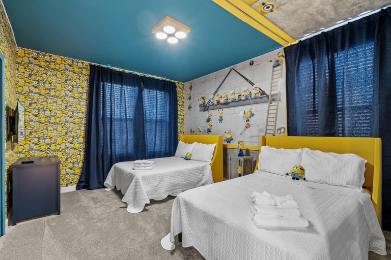 5, Luxury 5bed Home With Pool and Game Room, Osceola