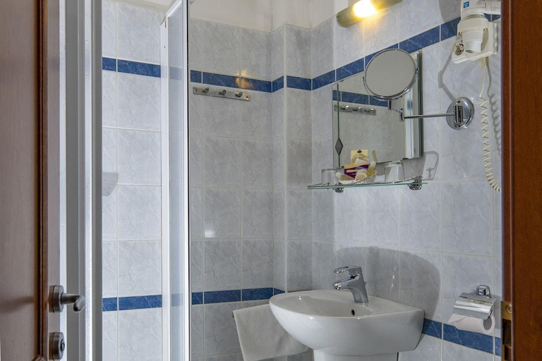 Bathroom 5, Betekints Wellness Hotel, Veszprém