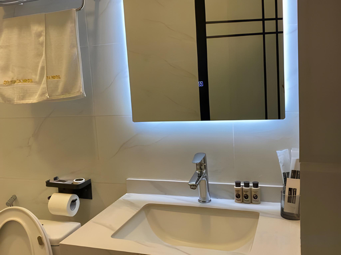 Bathroom, ZHIYUANTA HOTEL, Vientiane