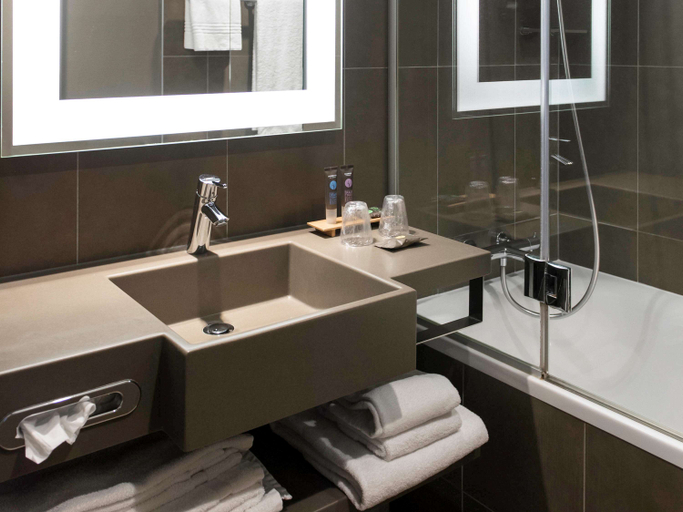 Bathroom 5, Novotel Brussels Airport, Vlaams Brabant