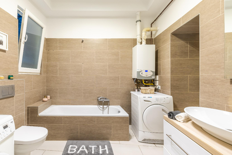 Bathroom, Real Apartments Kertesz, Budapesti