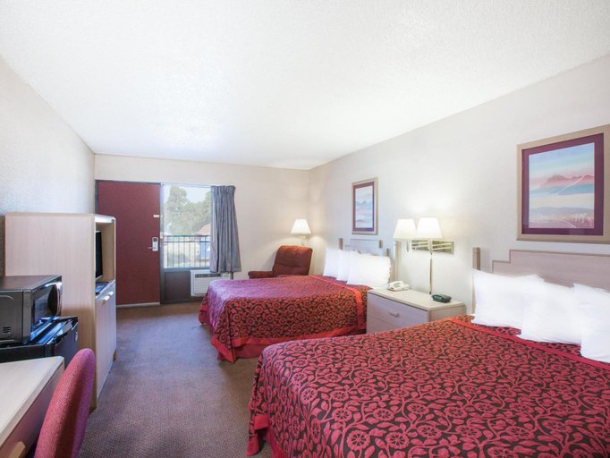 Bedroom 3, Days Inn By Wyndham Caddo Valley Arkadelphia, Clark