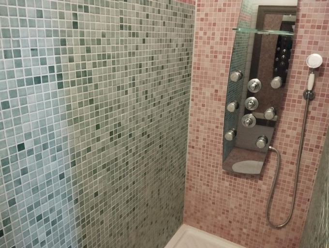 Bathroom 5, O fil de L'o, Lot-et-Garonne
