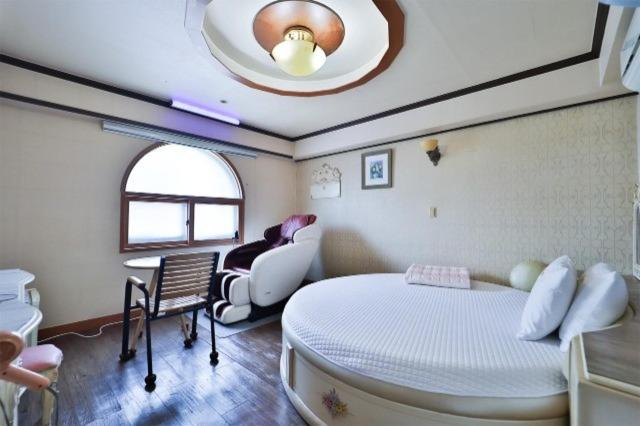 Bedroom 2, Ulsan Mugeodong Aram, Jung