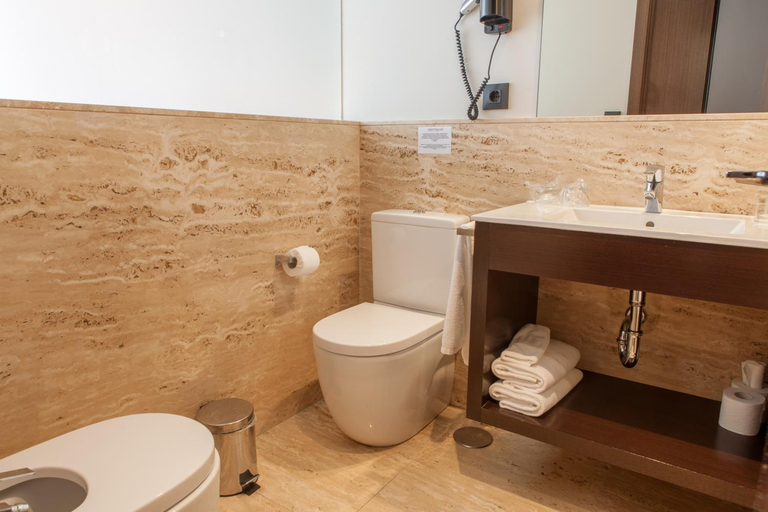 Bathroom 4, Hotel Gastronomico San Miguel, A Coruña