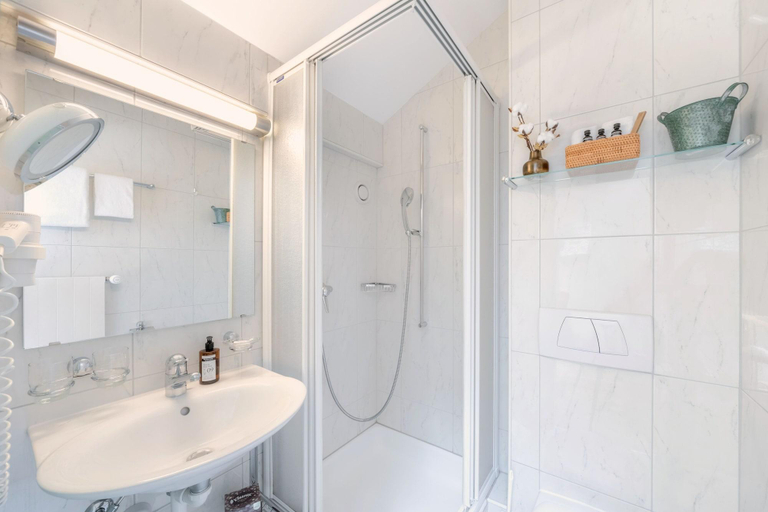 Bathroom 3, Hotel Pollux, Visp