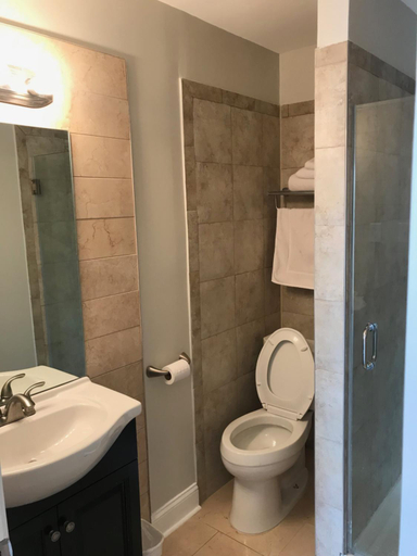 Bathroom 4, Red Carpet Inn Alexandria, Fairfax