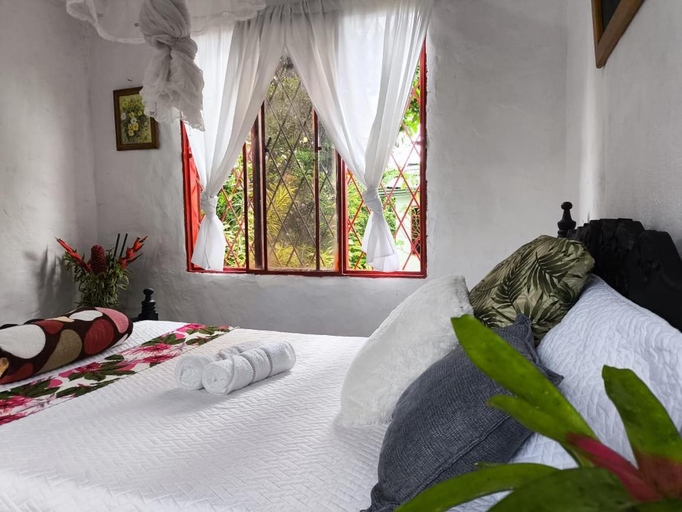 Bedroom 2, Villa Sonia Eco-Hostel, Gigante