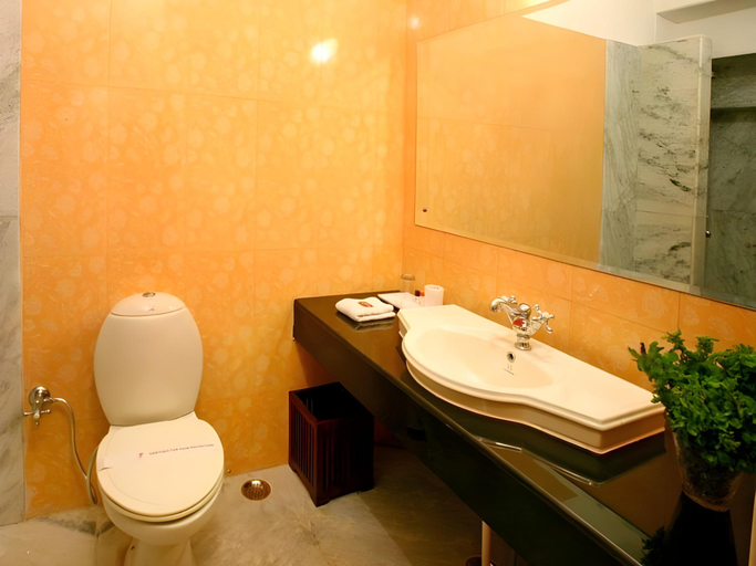 Bathroom, Pal Haveli - A Heritage Hotel, Jodhpur
